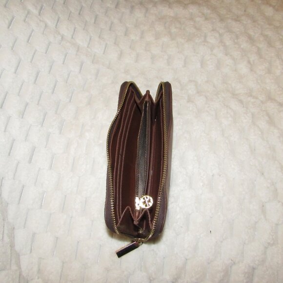 Tory Burch Robinson Small Logo Zip CONTINENTAL Wallet, Brown - Picture 6 of 12